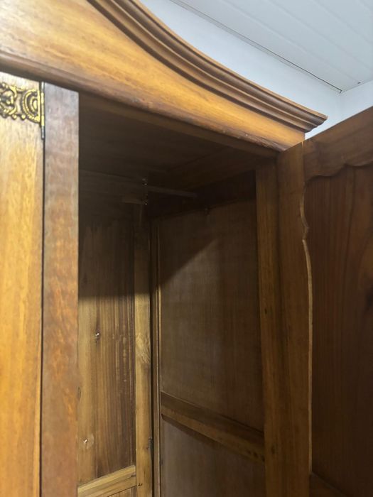 Armário clássico muito boas condições