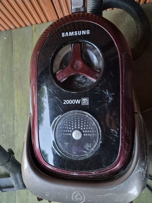 Sprzedam odkurzacz Samsunga 2000W(do naprawy).