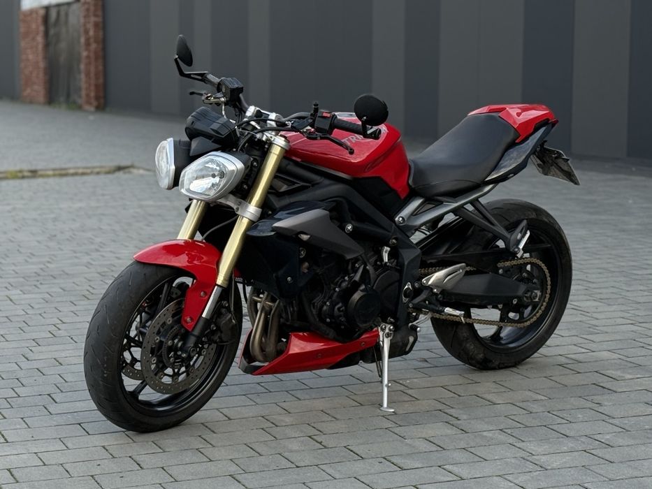 Triumph street triple 675 (2015)