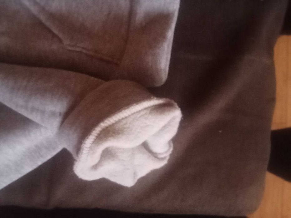 Куртка зимова, шапка,спортивний костюм на флісі. На 7-9 років