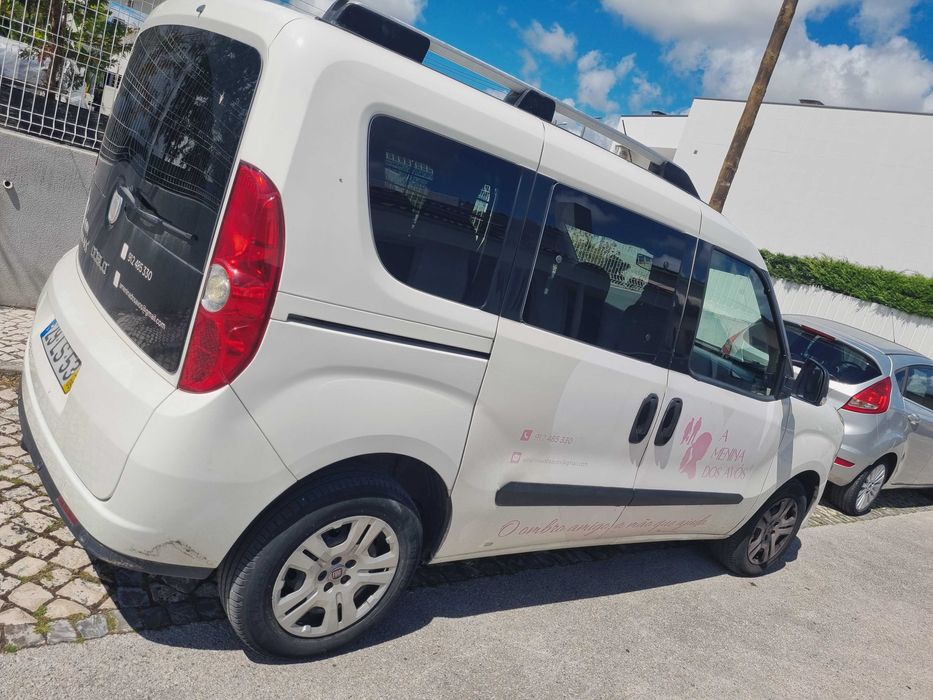 Carrinha Fiat doblo