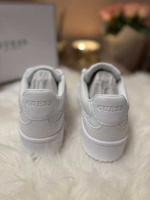 Кросівки Guess Miram . Оригінал.