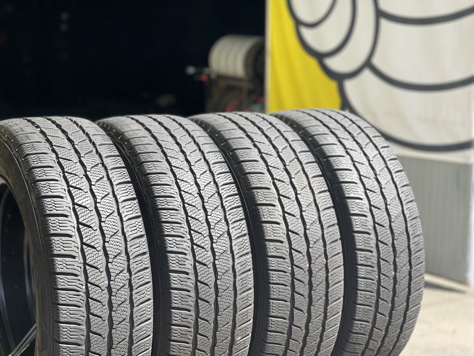 Шини зимові 4шт 205/65 R16C Continental VanContactVinter