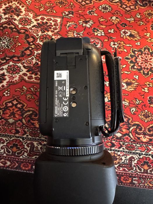 Відеокамера canon legria HF G25