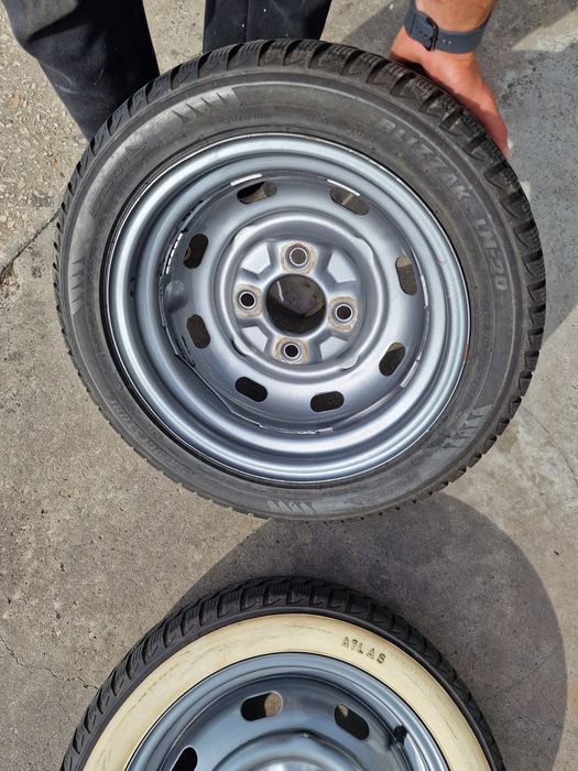 2 (duas) Jantes originais Carocha 1302