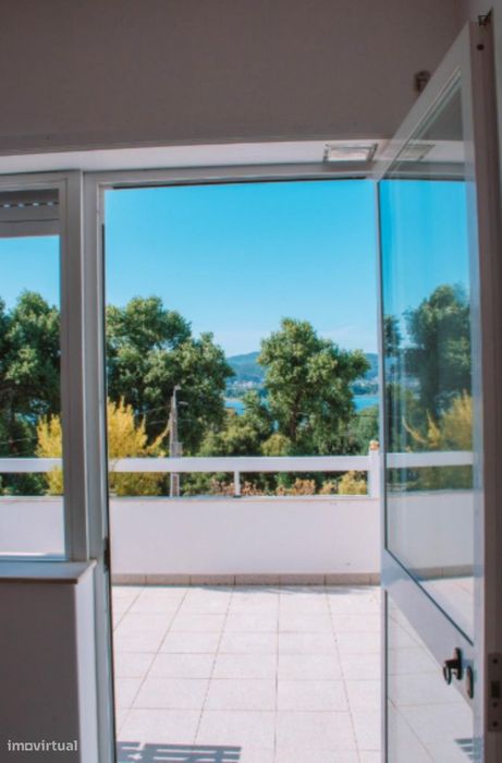 Apartamento com 4 quartos - localizado em Viana do castelo