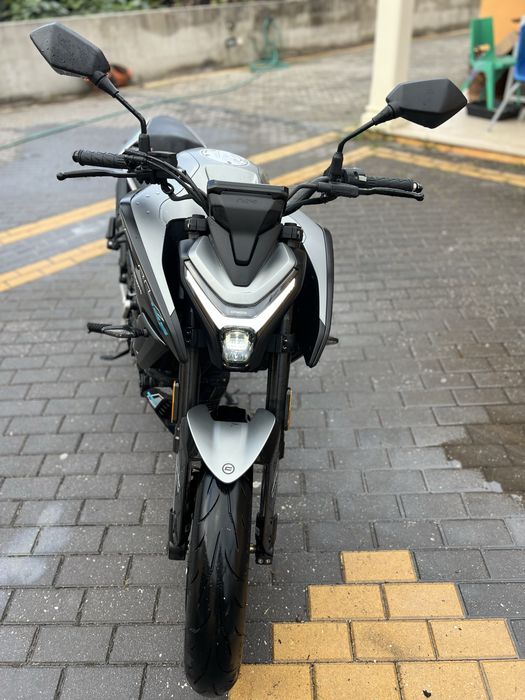Cf moto 125 nk .
