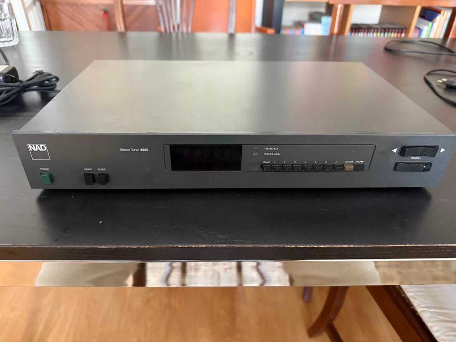 Sintunizador Stereo Tuner NAD 4225