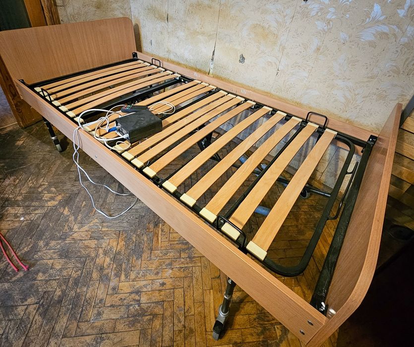 Кровать для инвалидов и лежачих. Ліжко для інвалідів або лежачих людей