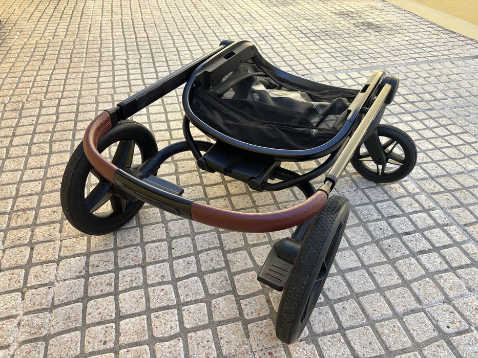 Carrinho Quinny VNC + Ovo Cybex Cloud Z i-Size + Base Isofix Rotativa