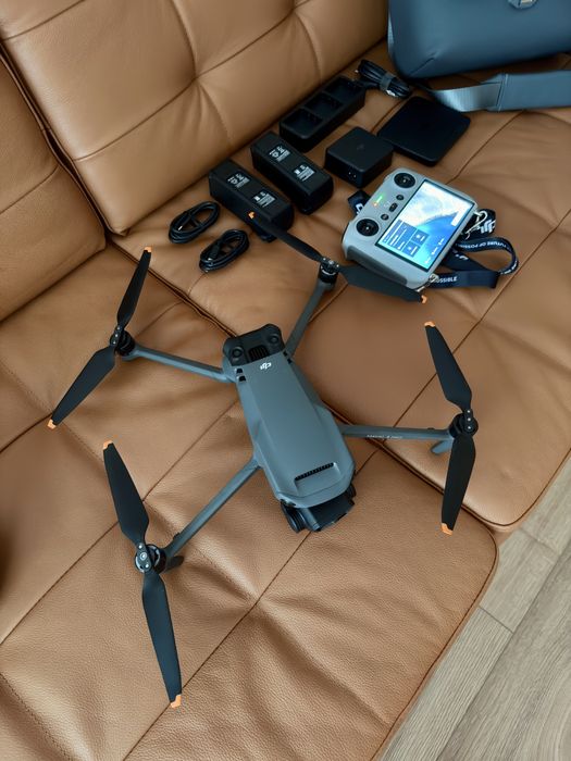 Drone DJI Mavic 3 Pro - Fly More Combo