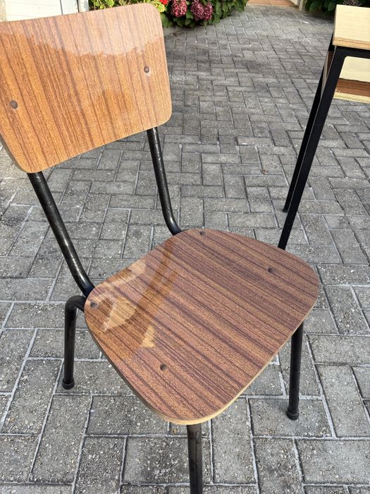 Conjunto mesa + cadeira