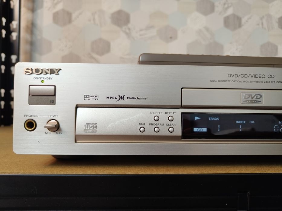Odtwarzacz DVD CD Sony DVD-S715 z pilotem złoty