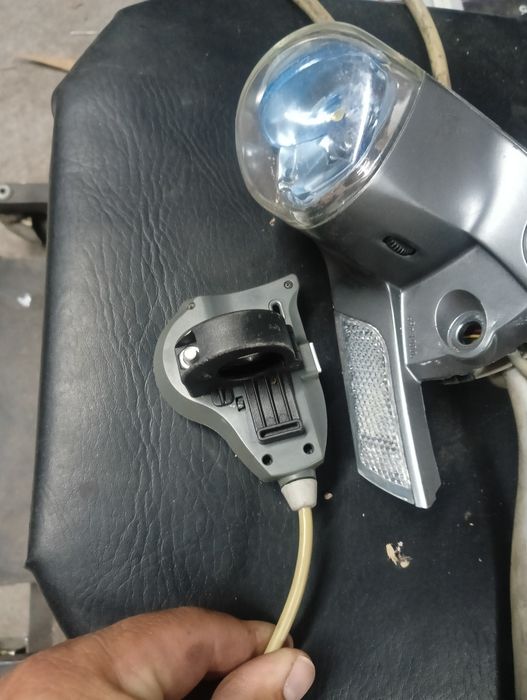 Lampa roweru Gazelle podstawka pod display