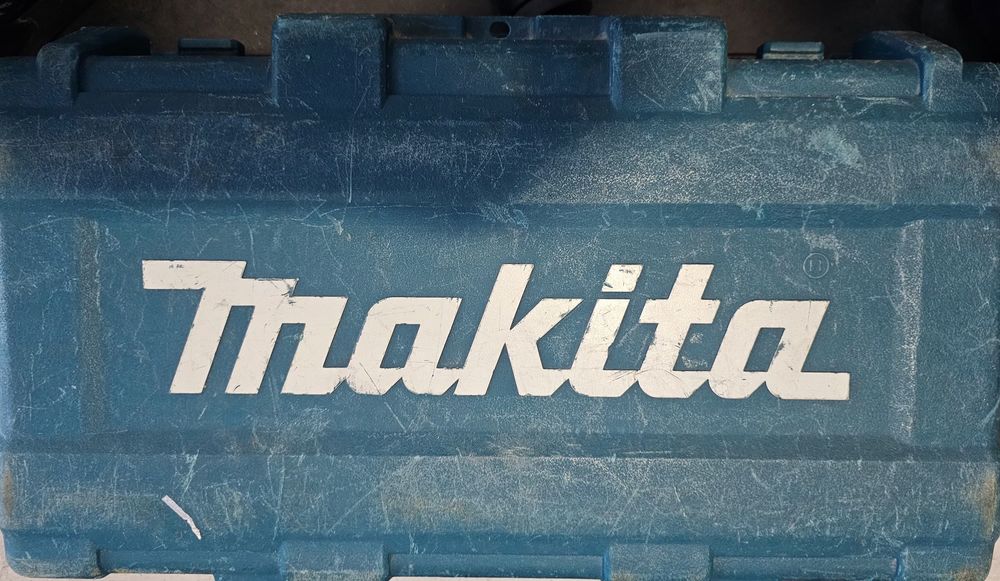 Pila szablasta Makita DJR 187+aku 18V+walizka