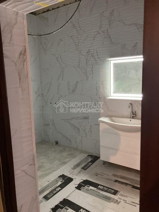 Продам новий будинок і земельну ділянку 25 соток селище Щасливе