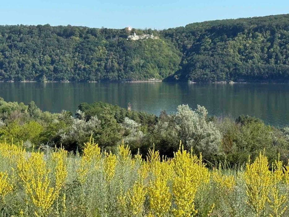 Продам ділянку біля Дністра з краєвидом на монастир з водою і світлом!