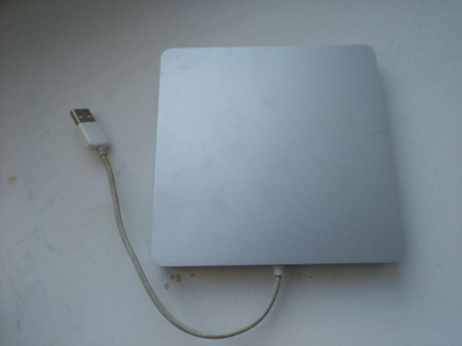 Внешний оптичекий привод фирмы Apple A1270