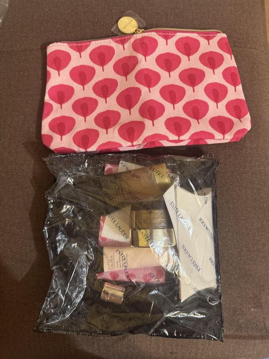 Estee Lauder kosmetyki zestaw plus kosmetyczka oryginalnie zapakowane