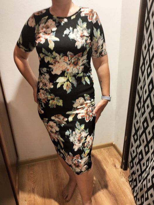 Nieuzywana sukienka firmy Boohoo