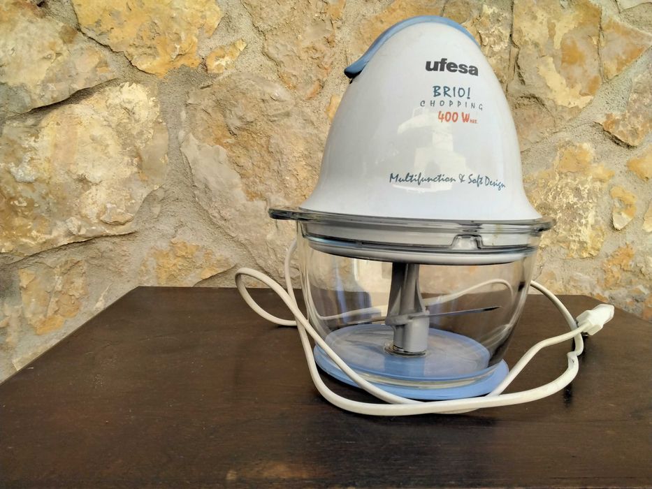 Máquina de sumos e picadora