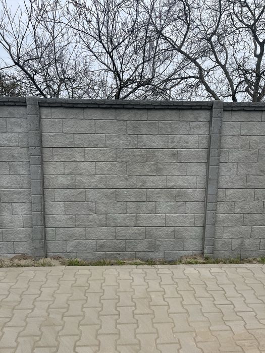 Montaż ogrodzeń betonowych / Siatki panelowej