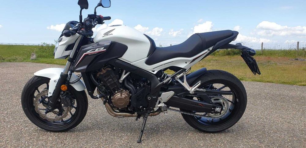 Honda CB650 F como nova