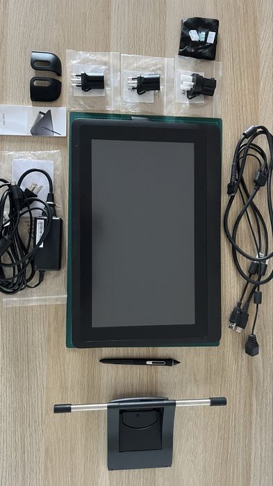 Wacom Cintiq 16” - Mesa digitalizadora Pro Pen 2 e Acessórios