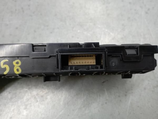 Botão / interruptor 4 piscas RENAULT Captur II