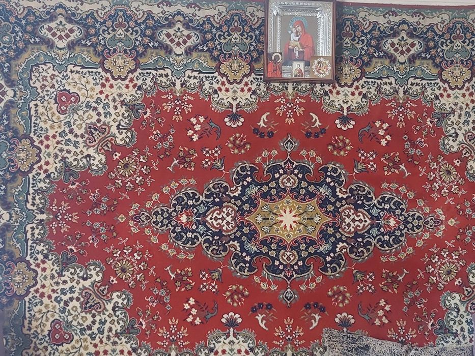 Килим шерстяний майже новий