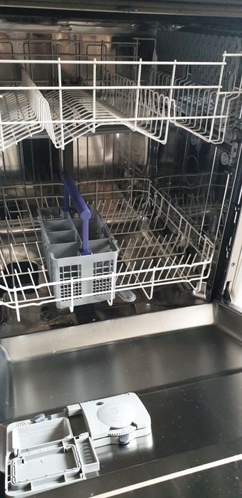 Máquina de lavar loiça quase nova