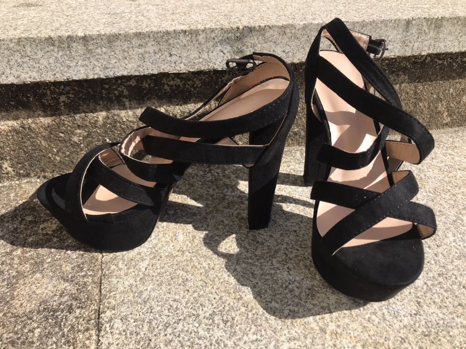 Sandalias novas (Tam.37)