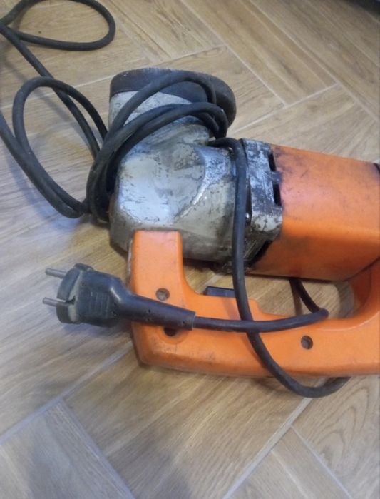 Nożyce do cięcia blachy.