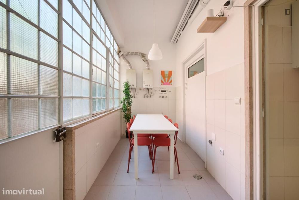 Quarto - localizado em Alameda Lisbon