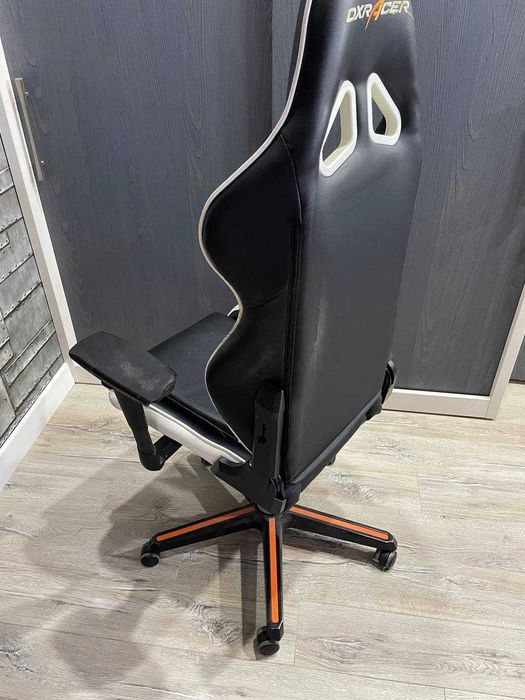 Игровое кресло DXRacer (на запчасти или под восстановление)
