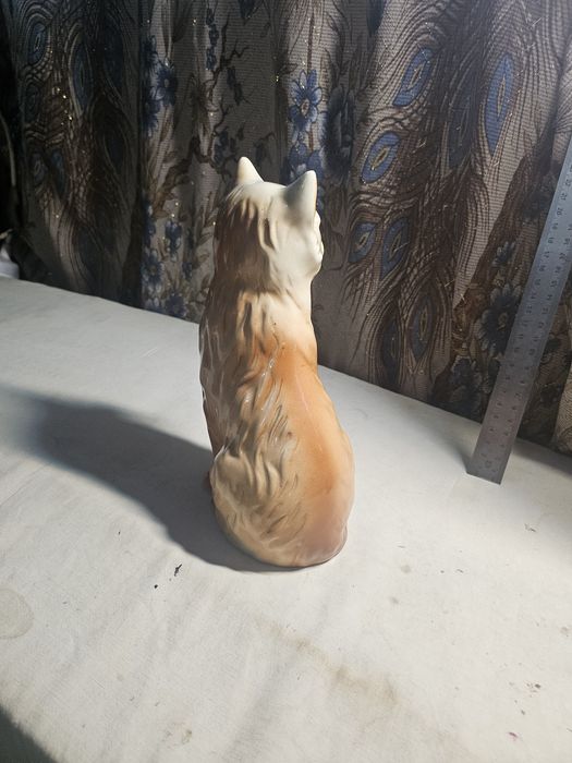 Статуєтка кот фарфоровий
