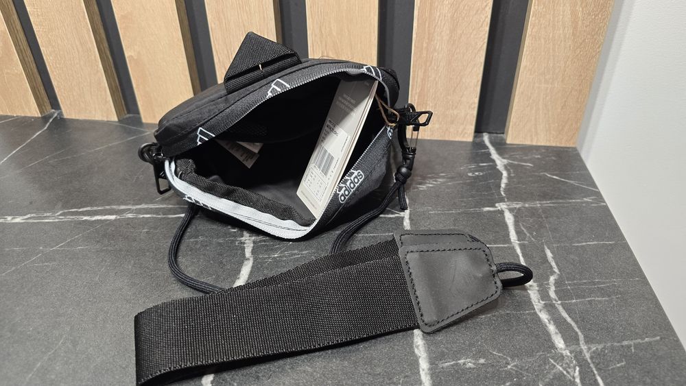 Saszetka na ramię adidas 4Athlts - Czarna HB1312