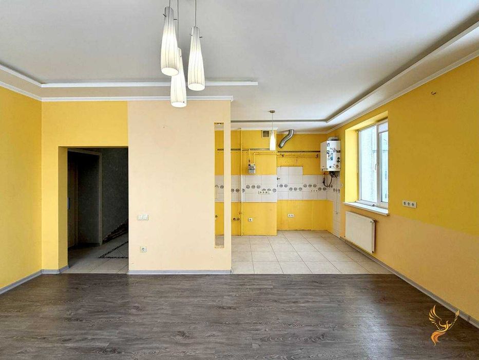 Постанови! Велика квартира з ремонтом в приміській зоні!