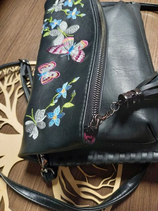 Odnaleziona torebka haftowana h&m folkowa