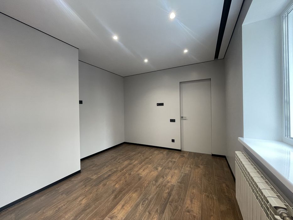 3 кім.квартира з Новим ремонтом Укомплектованою кухнею Панчішна ф-ка