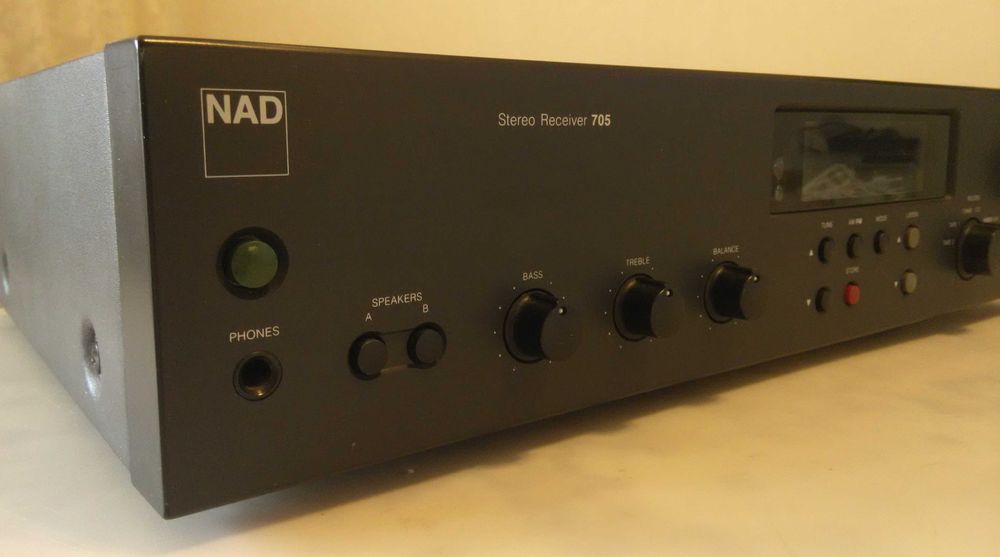 Стереоресивер NAD 705
