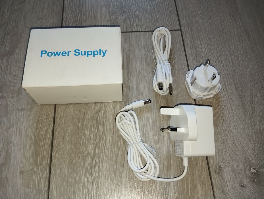 Zasilacz sieciowy nowy