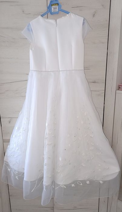 Przepiękna sukienka komunijna rozmiar 134/140 cm.
