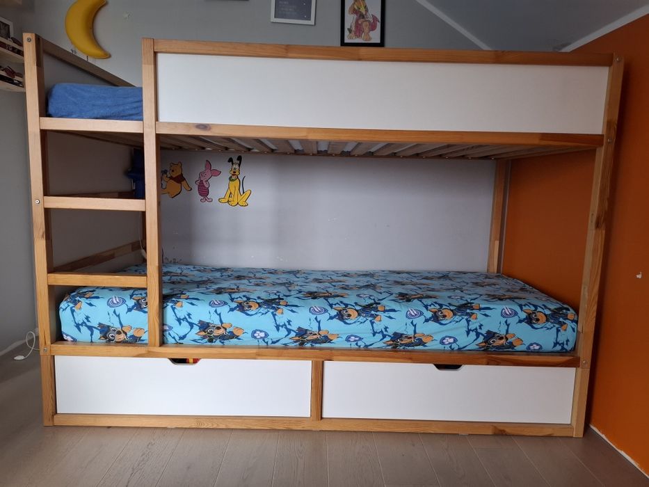 Łóżko piętrowe drewniane Ikea kura z szufladami