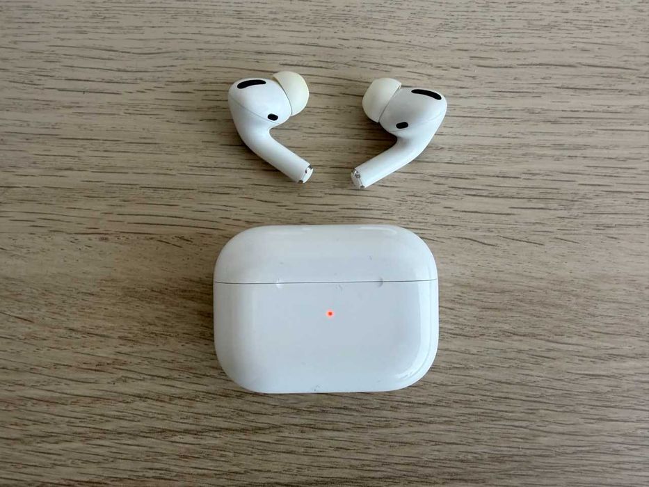 AirPods Pro Originais com carregamento MagSafe + Acessórios