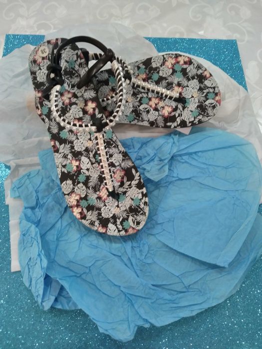 Chinelo decorados artesanal.