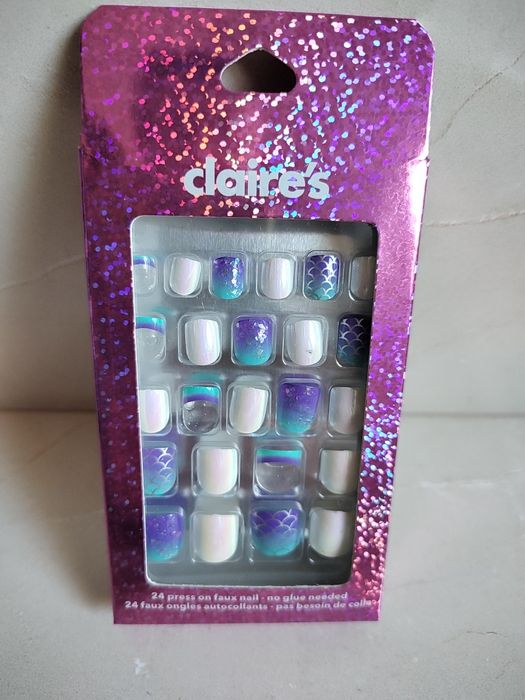 Nowe tipsy 24szt. Clair's
