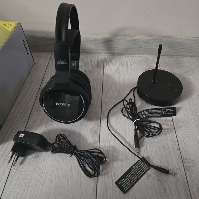 Słuchawki bezprzewodowe SONY MDR-RF810RK