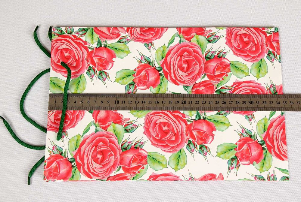 Пакет подарунковий, пакування