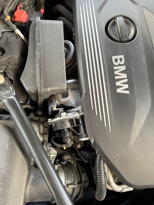 Патрубок BMW G11 G12 B57 радіатори форсунка датчик заслонка касета